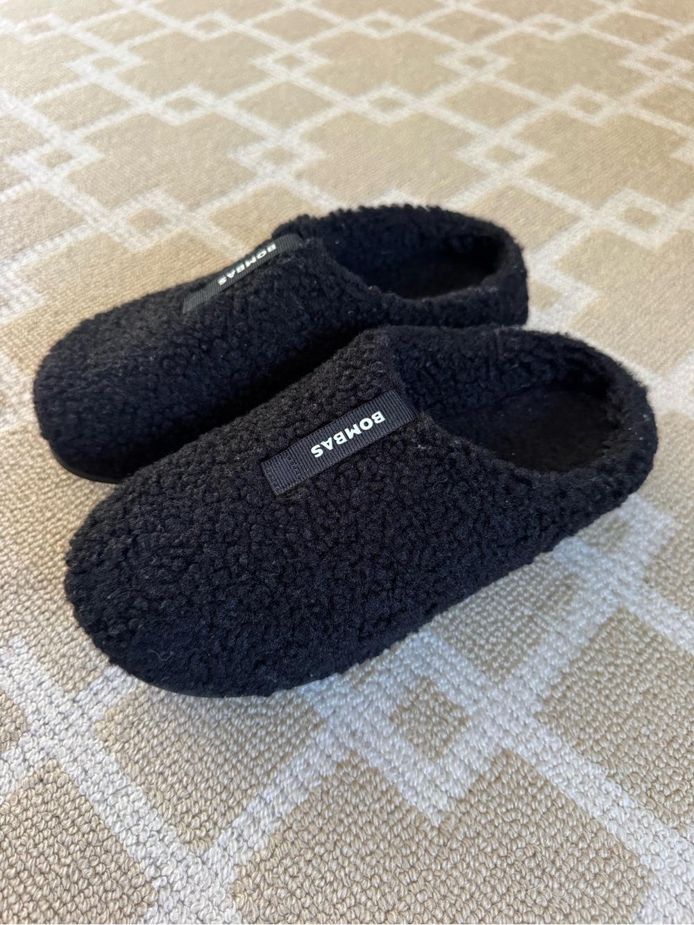 Bombas Sherpa Slippers Black Cozy Indoor Slip-On Shoes Women’s 5 - Picture 5 of 9